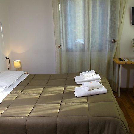 Hotel Al Verde Мандельо дел Ларио Екстериор снимка