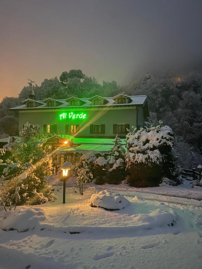 Hotel Al Verde Мандельо дел Ларио Екстериор снимка