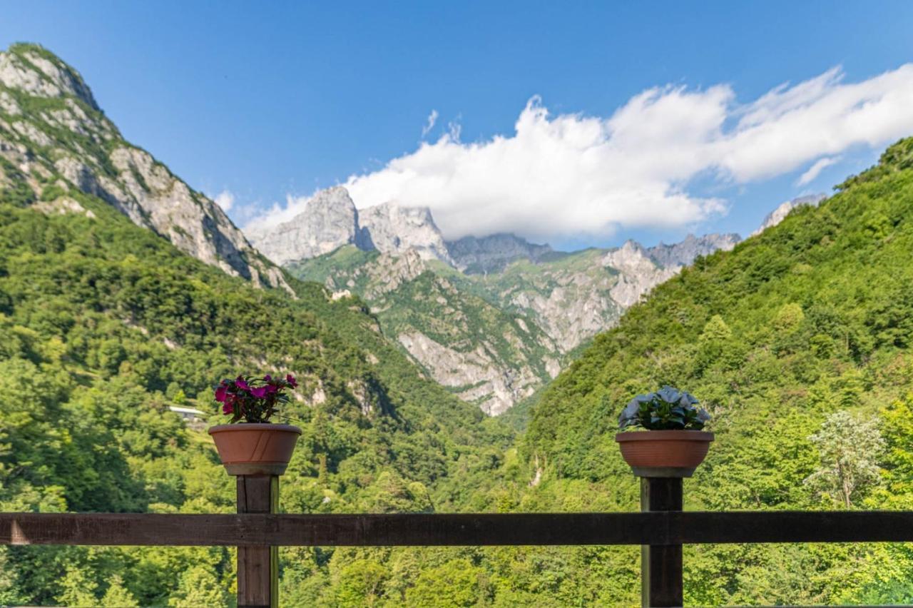 Hotel Al Verde Мандельо дел Ларио Екстериор снимка