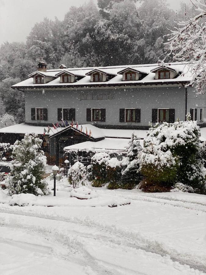 Hotel Al Verde Мандельо дел Ларио Екстериор снимка