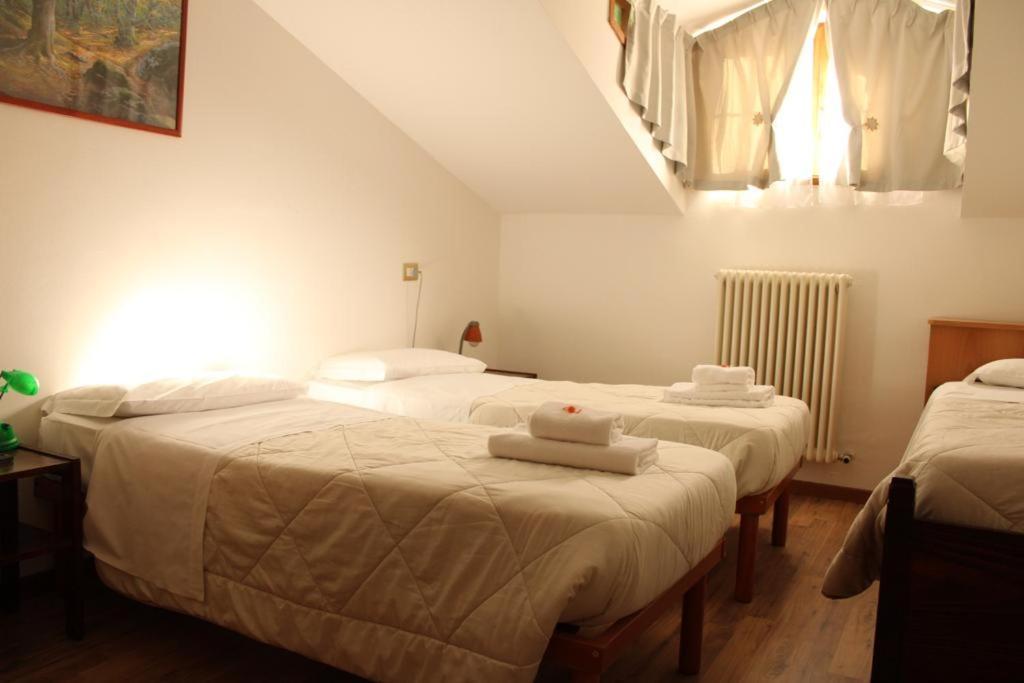 Hotel Al Verde Мандельо дел Ларио Екстериор снимка